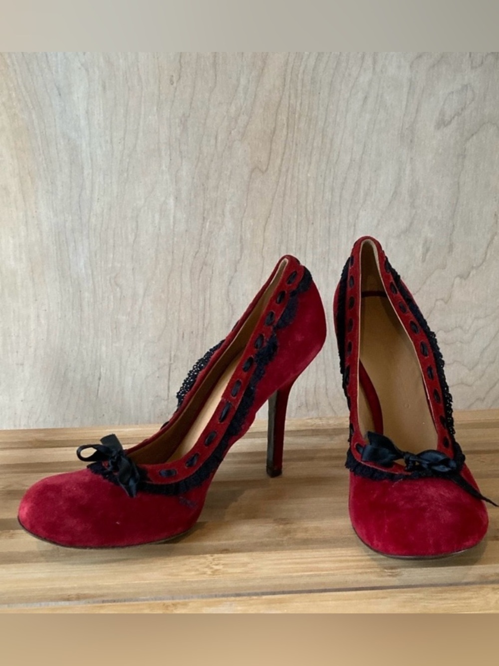 Emanuel Ungaro Velvet Red Pin-Up Retro Pumps Heels
